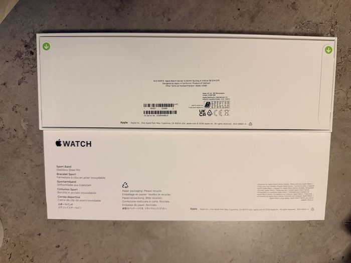 Apple watch 12 ( brand new) 42mm