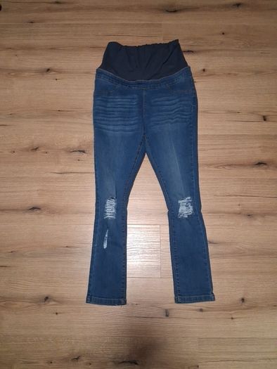 Maternity ripped jeans size 14