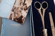 New vintage newbridge sewing kit
