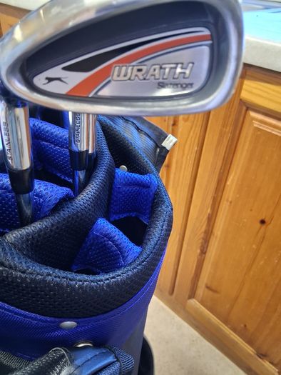 Golf clubs. Set Of Slazenger Mens Right Handed Golf Clubs in Excellent Condition.  Collect In Dublin Or Receive Via Post.