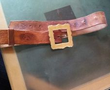 men's. Real. leather. belt.   Size. Med