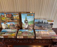 Faller - Model Buildings. Bundle. German. Most are still sealed. All are complete and never assembled