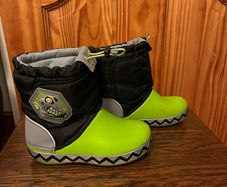 Crocs Snow Boot Size UK 13 Junior
