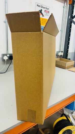 Box for monitor or pictures frames