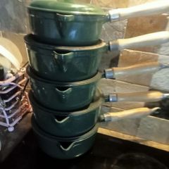 Vintage cast iron saucepan set