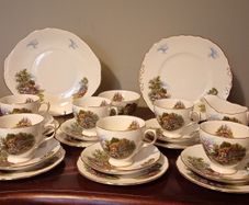 Vintage Royal Vale " Country Cottage". 22 pieces Tea Set, Bone China England.