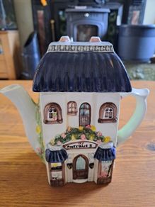 Leonardo Collection Decorative House Teapot