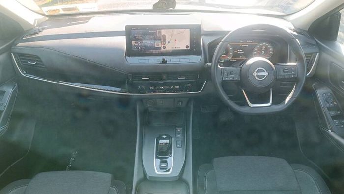 2023 Nissan Qashqai hybrid only 12k km.