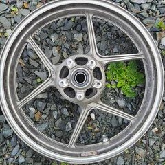 Kawasaki zx6r 05 06 front wheel