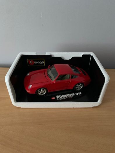 Porsche 911 Carrera 1993 1/18 Burago Model Car