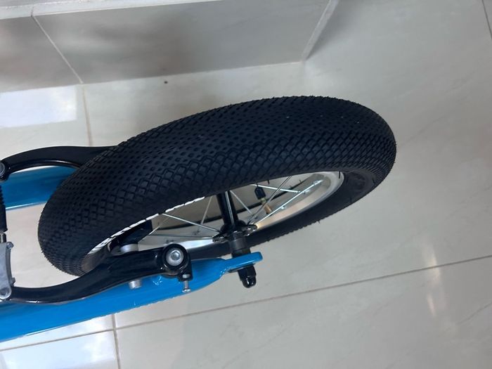 Ridgeback scoot balance bike barely used