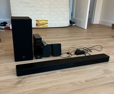 LG SK5R Wireless 4.1 Channel Sound Bar System