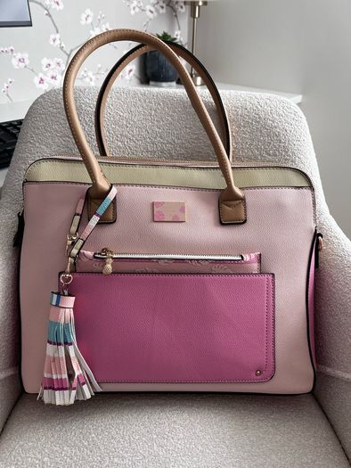 Practically new Parfois Ladies Laptop Bag & comes with 3in1 matching charging cable