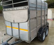 2 cow trailer 8'x4'6"