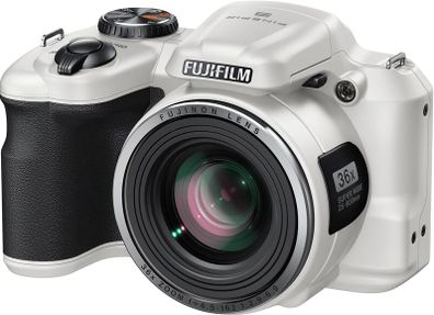 FujiFilm FinePix S8650 16MP 36x Zoom SLR Style Bridge Camera White (Takes AA Batteries), Little Use in Original Box