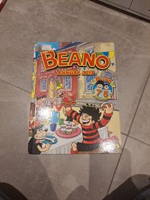 beano and dandy comic annuals and specials