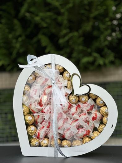 Romantic Heart Shaped Gift Box - Ferrero Rocher & Raffaello