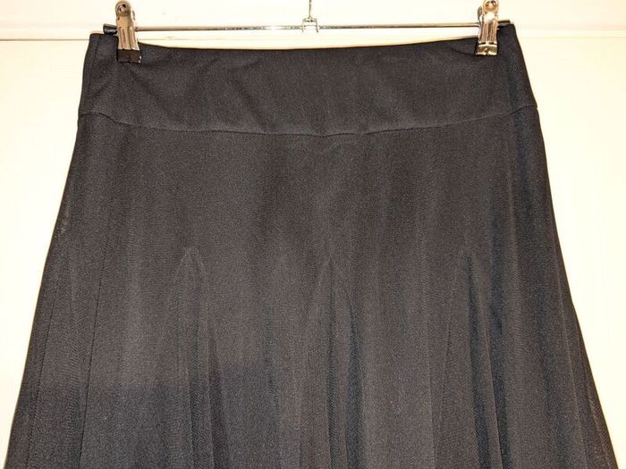 Beautiful big pleat lace midi skirt from Endora
