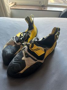 Climbing Shoes - La Sportiva Solutions SIZE 43