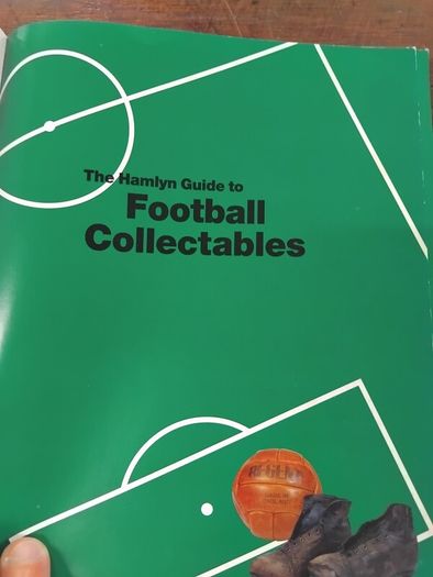 Hamlyn Guide to Football Collectables