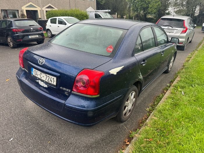 2004 Toyota Avensis