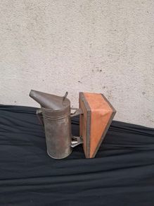 Bee smoker tool postage possible