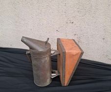 Bee smoker tool postage possible