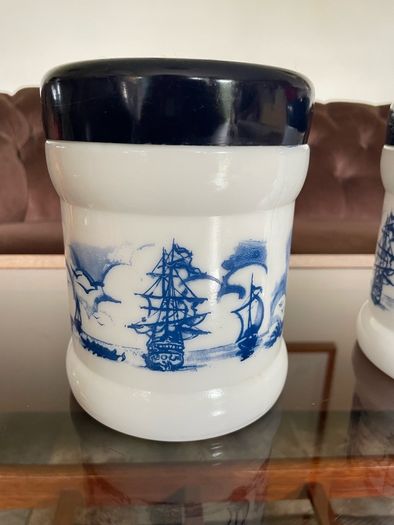 Vintage Opaline Tobacco Jar for Fantastica N V Willem II Sigarenfabrieken Valkenswaard Holland