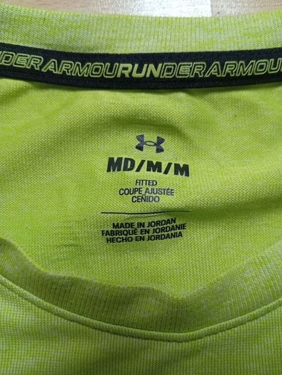 Under Armour T-shirt ((Perfect Size Adult M))