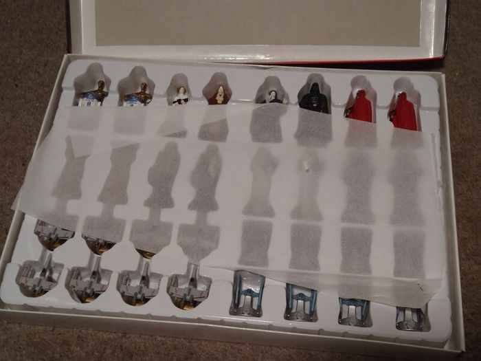 Vintage 1999 Star Wars Chess Set