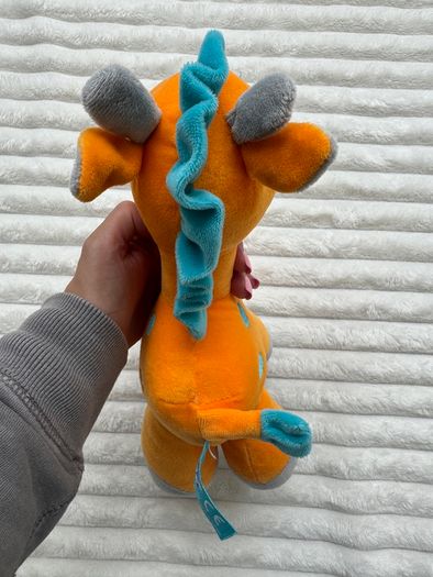 Palz Orange Plush Soft Giraffe His neck is a bit too loose Used Please look at the pictures