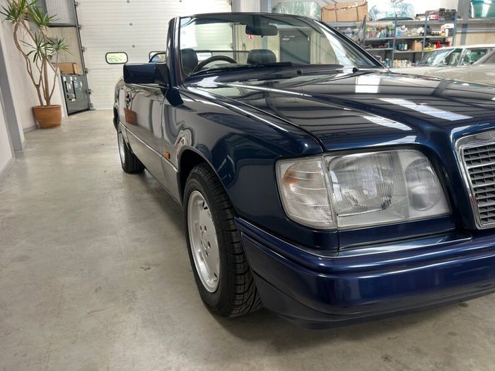 Mercedes-Benz E-Class 1994