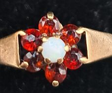 Vintage 9ct yellow garnet and opal cluster ring