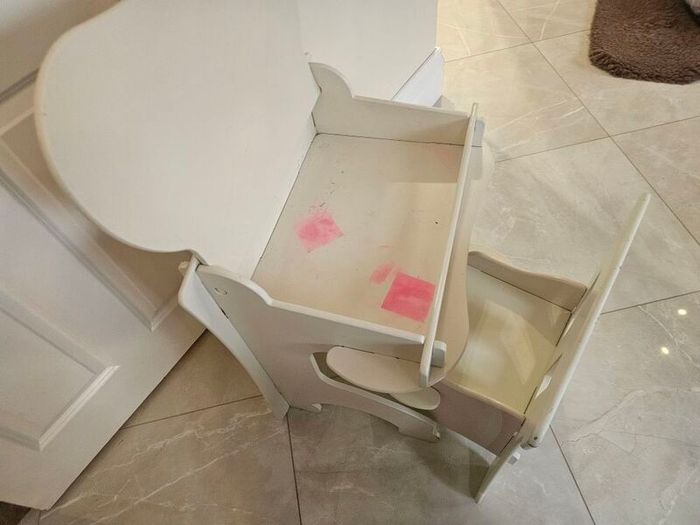 childs desk