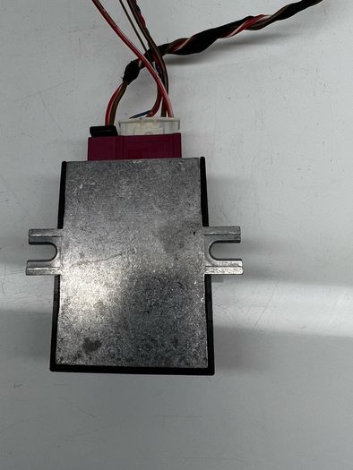 BMW 1 3 5 6 series E60 E61 E81 E87 E90 E92 control unit fuel pump ECU 7180427 a1l3b21s