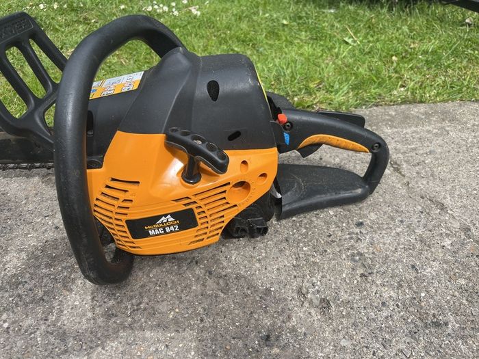 chainsaw mcculloch MAC 842
