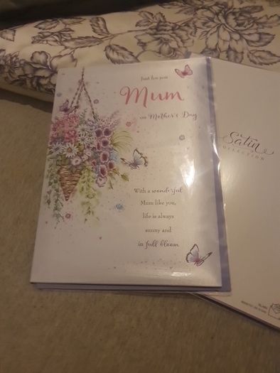 Mother's Day Cards x 2 for 4.00euro .. (20th March)