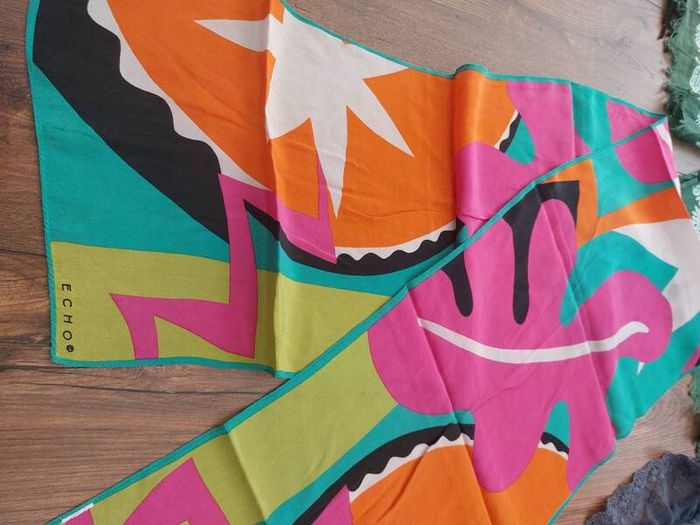 Lot of 8 scarves