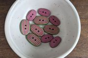 10 buttons