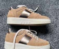 M&S Trainers Size 4