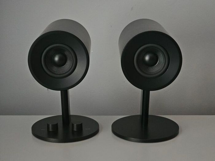 Razer Nommo Chroma speakers