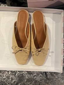 Flat mules