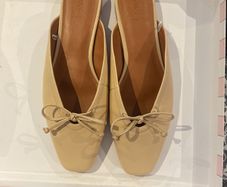 Flat mules