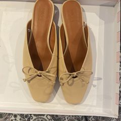 Flat mules