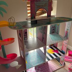 lol doll house