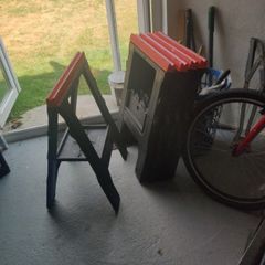 Compact saw horse