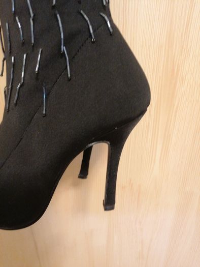 Women's Boot's REDUCED NEW Beaded Size 7