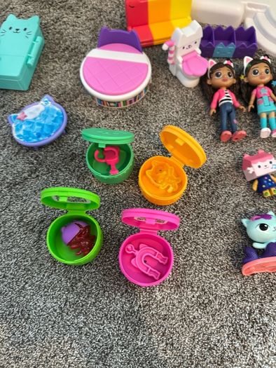 Gabbys dollhouse and accessories