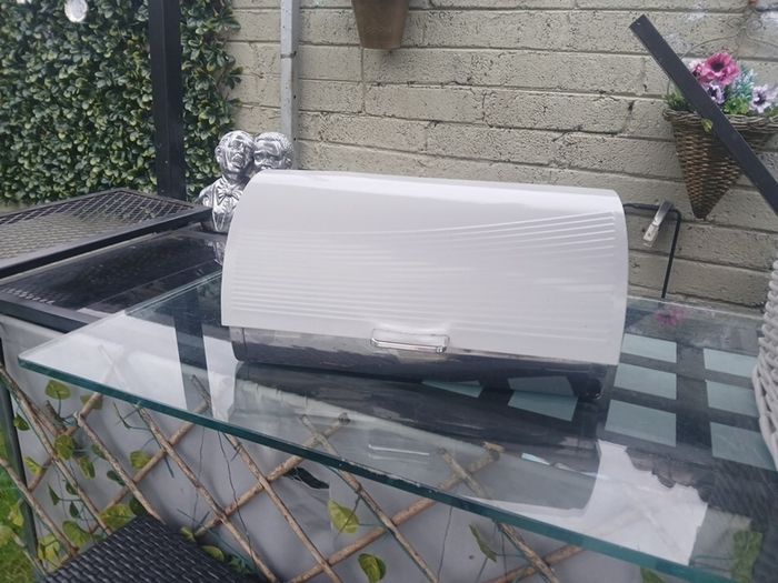 bread bin