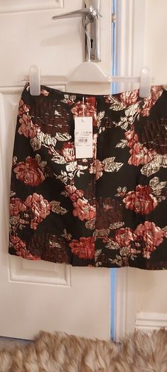 Ladies skirt